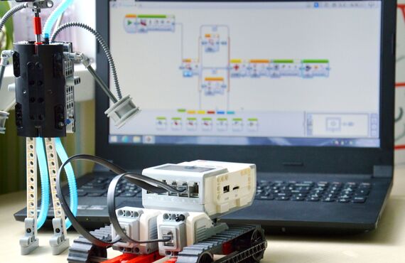 プログラミングが学べる習い事教室をお探しの方へ | 創造力を育む高槻市のロボット教室・クレファス 高槻校