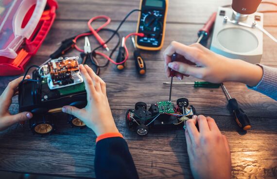 無料の体験教室で雰囲気を知る | 創造力を育む高槻市のロボット教室・クレファス 高槻校