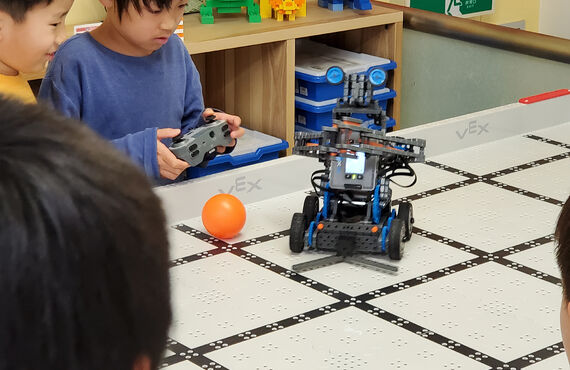 ロボットプログラミングで子供の創造力を引き出す【クレファス高槻校】